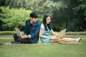 Why Guest Blogging Still Gives Startups an Edge in an AI-Driven Internet